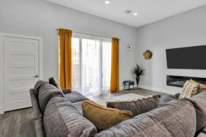 Charming 3-Bedroom Home l 5 mins to AA Arena